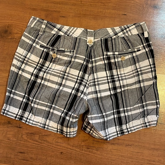 Dockers black and white plaid shorts. - Picture 5 of 7